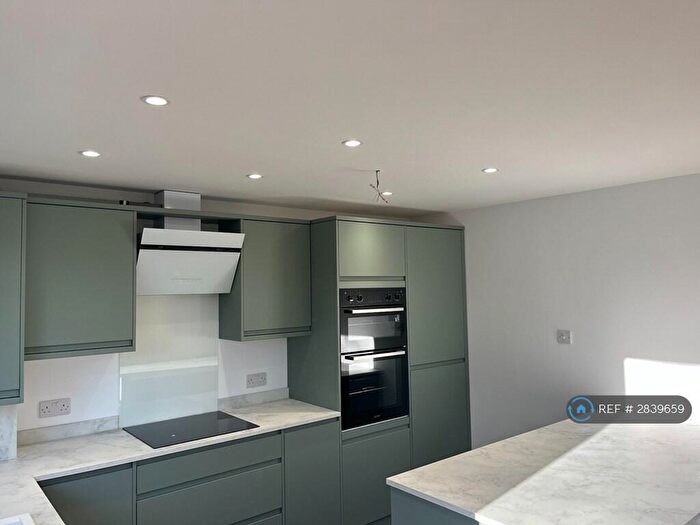 2 Bedroom Flat To Rent In Milton Road, Cambridge, CB4