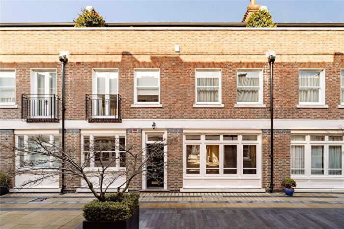 2 Bedroom Terraced House To Rent In St Michael's Mews, Belgravia, SW1W