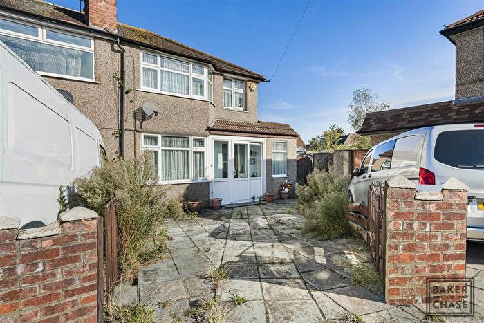 3 Bedroom End Terrace House For Sale In Coran Close, Edmonton, N9