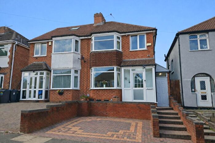 3 Bedroom Semi-Detached House For Sale In Elmcroft Road, Yardley, Birmingham, B26