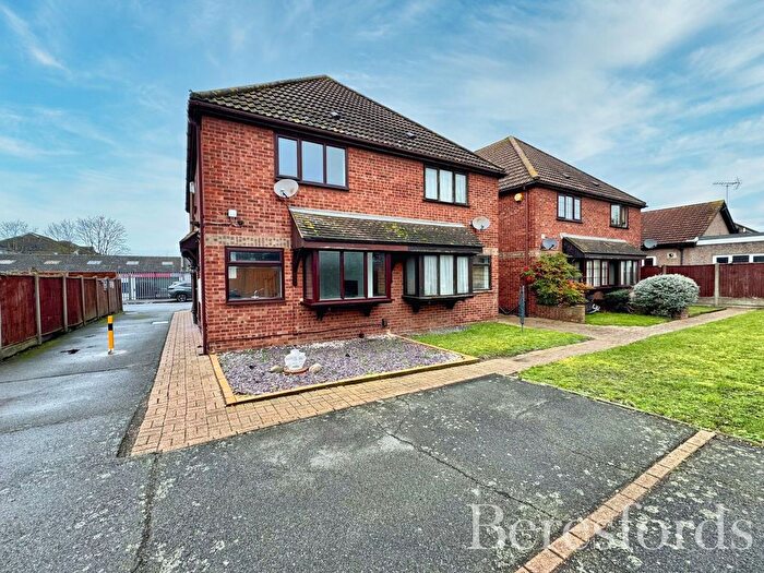 1 Bedroom Semi-Detached House For Sale In Benjamin Court, Betterton Road, RM13