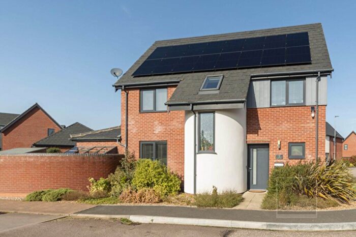 4 Bedroom Detached House For Sale In Picton Close, Poringland, NR14