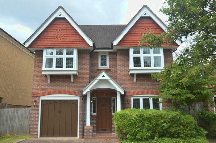 4 Bedroom Detached House To Rent In Wagtail Walk, Beckenham, BR3