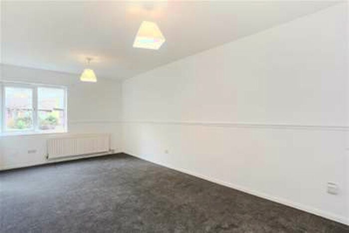 2 Bedroom Flat To Rent In Fambridge Close, Sydenham SE26