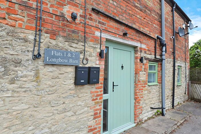 Studio To Rent In Crumps Butts, Bicester, OX26