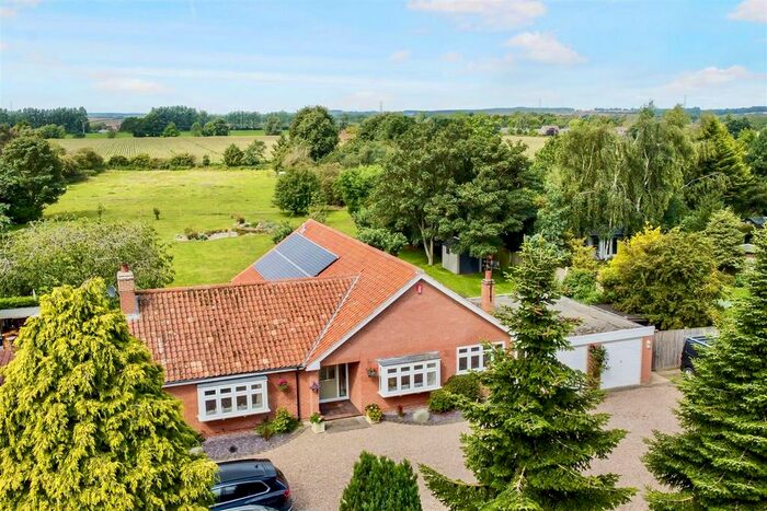 3 Bedroom Detached Bungalow For Sale In Great North Road, Cromwell, Newark, NG23