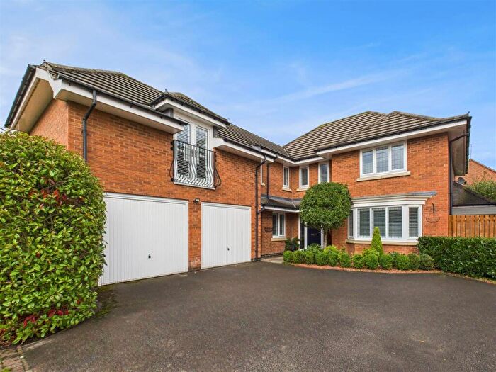 5 Bedroom Detached House For Sale In Millias Close, Brough, HU15