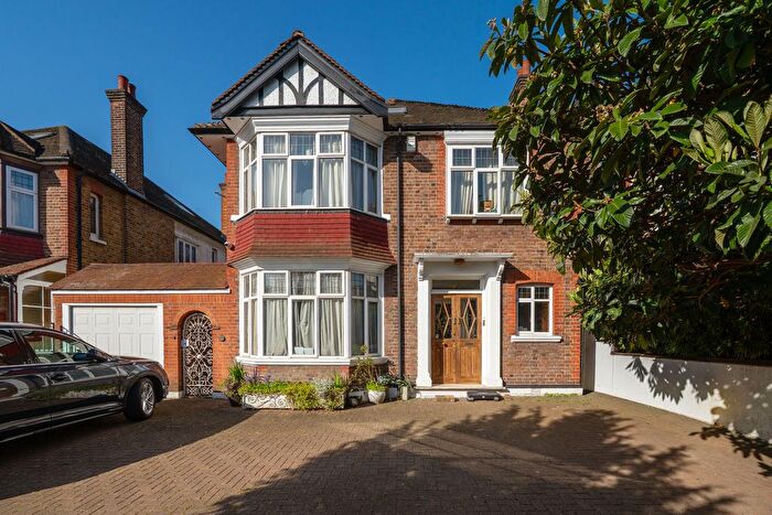 5 Bedroom Detached House For Sale In Gunnersbury Avenue, Ealing, W5