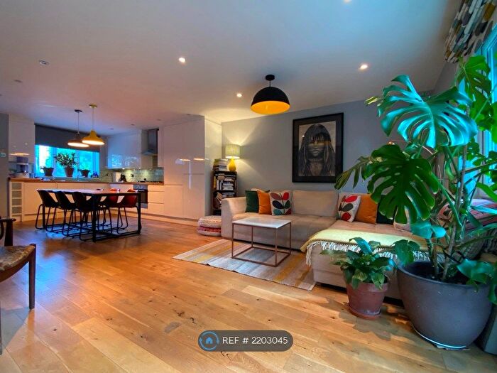 3 Bedroom Terraced House To Rent In Jarrow Way, London, E9