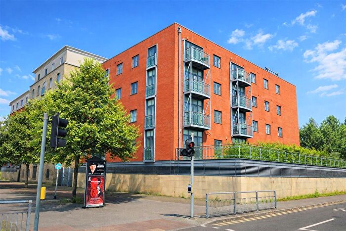 2 Bedroom Flat For Sale In Magretian Place, Cardiff Bay, CF10