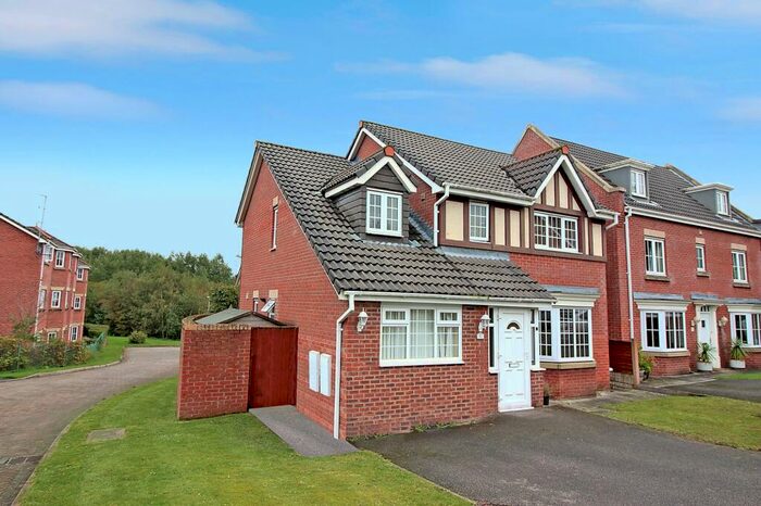 4 Bedroom Detached House To Rent In Ardenfield Close, Radcliffe, M26