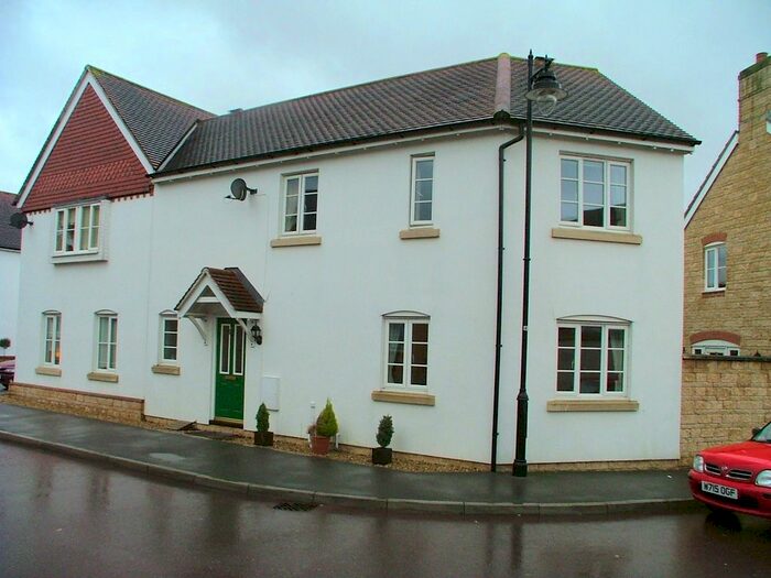 3 Bedroom Semi-Detached House To Rent In Weatherbury Road, Gillingham, SP8