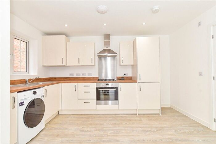 2 Bedroom Flat For Sale In Richard Road, Chichester, West Sussex, PO19