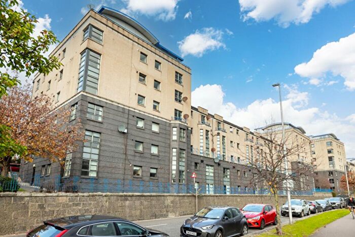 2 Bedroom Flat To Rent In Riverside Drive, Aberdeen, AB11