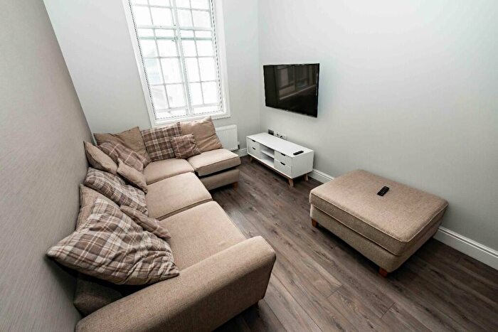 2 Bedroom Apartment To Rent In Water Street, Liverpool, Merseyside, L2