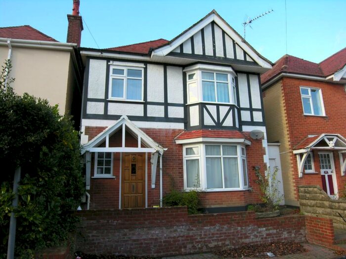 5 Bedroom House To Rent In Bedroom Detached House In Winton, BH9