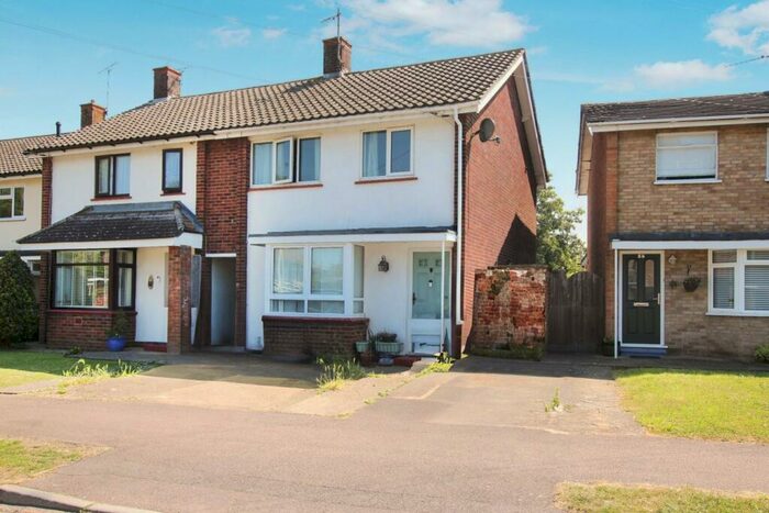 3 Bedroom End Of Terrace House For Sale In Groveside, Henlow, SG16