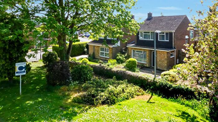 4 Bedroom Detached House For Sale In The Beeches, Deanshanger, Milton Keynes, MK19