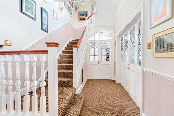 5 Bedroom Detached House For Sale In Silver Glades, Yateley, GU46