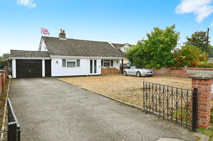 3 Bedroom Detached Bungalow For Sale In Saxon Place, Weeting, Brandon, IP27