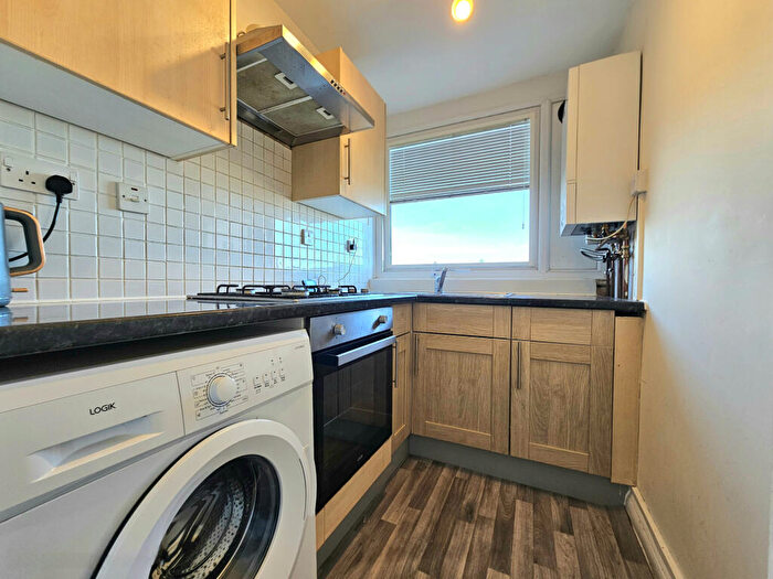 1 Bedroom Flat To Rent In Fair Acres, Bromley, Kent, BR2