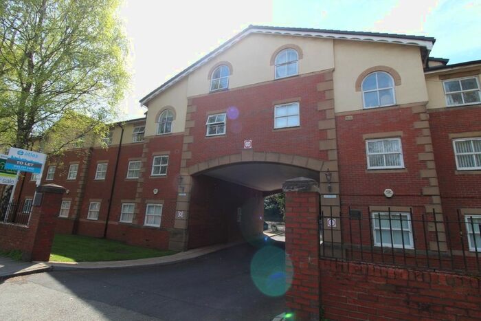2 Bedroom Flat To Rent In Aigburth Road, Aigburth, L17
