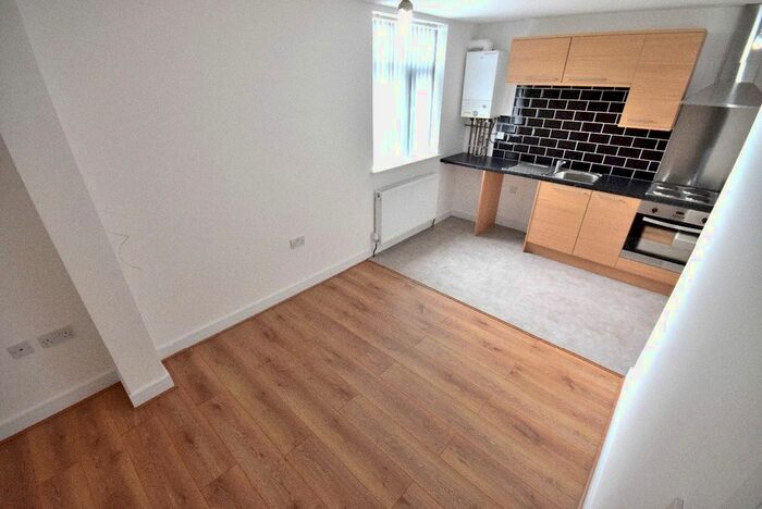 1 Bedroom Flat To Rent In Flat B, Carter's Green, West Bromwich B70