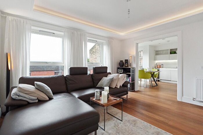 2 Bedroom Flat To Rent In Partickhill Road, Partickhill, Glasgow, G11