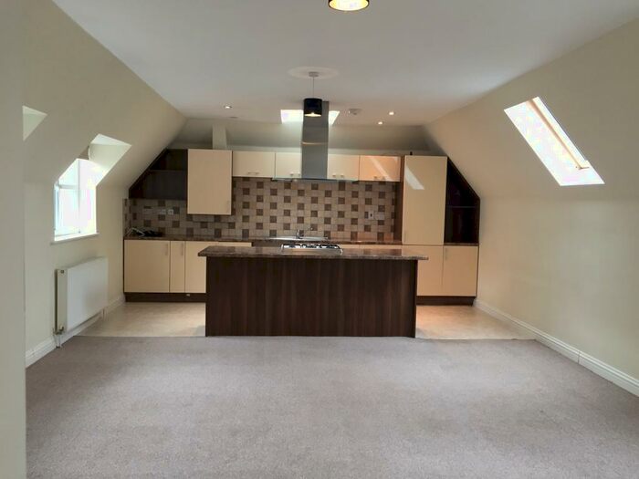 3 Bedroom Flat To Rent In Park View Court, Wallbeck Close, Northampton, Northamptonshire., NN2