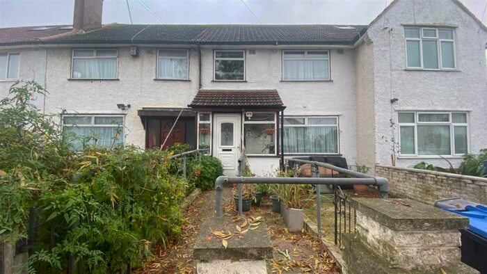 4 Bedroom Semi-Detached House To Rent In Review Road, London, NW2