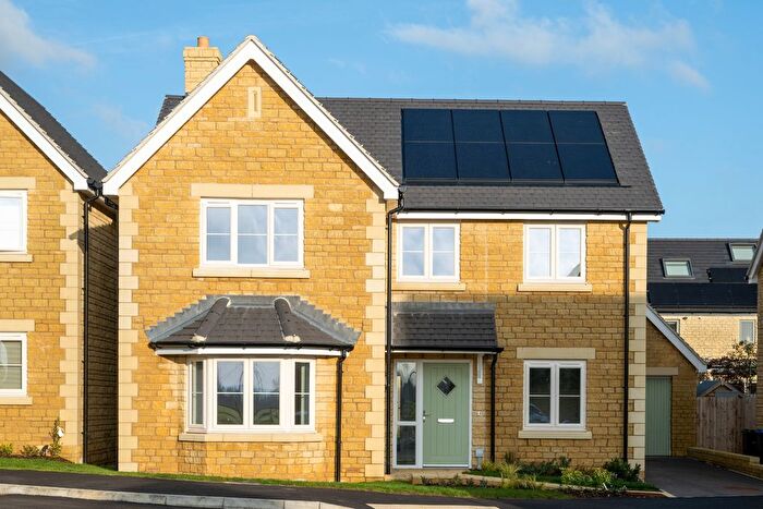 4 Bedroom Detached House For Sale In Barley Close, Chippenham, SN15