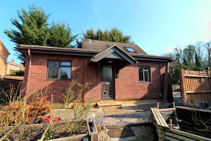 2 Bedroom Flat To Rent In Southdown Road, Emmer Green, Reading, RG4