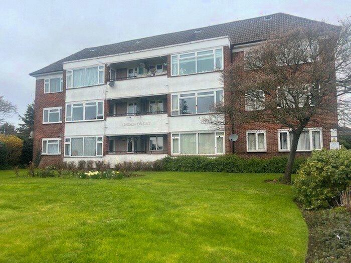 2 Bedroom Flat To Rent In Linden Court, London, NW7