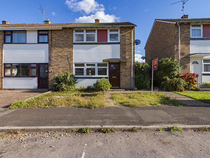 3 Bedroom Semi-Detached House To Rent In Mansfield Road, South Ham, Basingstoke, RG22