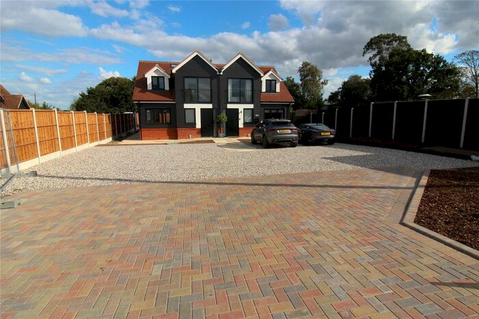 3 Bedroom Semi-Detached House For Sale In Fambridge Road, Rochford, Essex, SS4