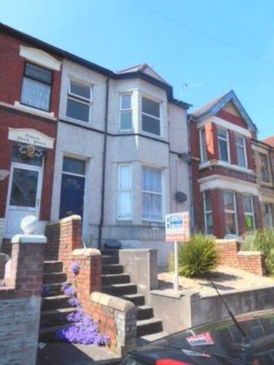 2 Bedroom Flat To Rent In York Place, Barry, CF62