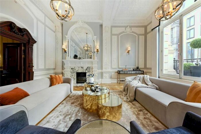 2 Bedroom Flat To Rent In Strand, London, WC2R