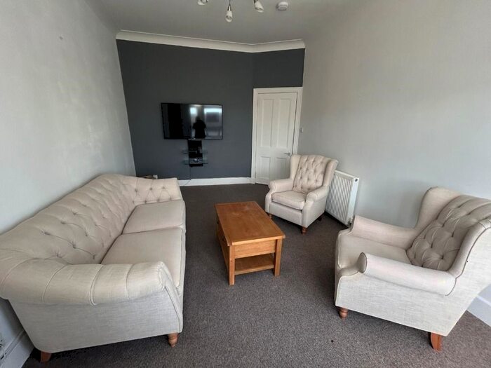 2 Bedroom Flat To Rent In Clifton Road, Hilton, Aberdeen, AB24