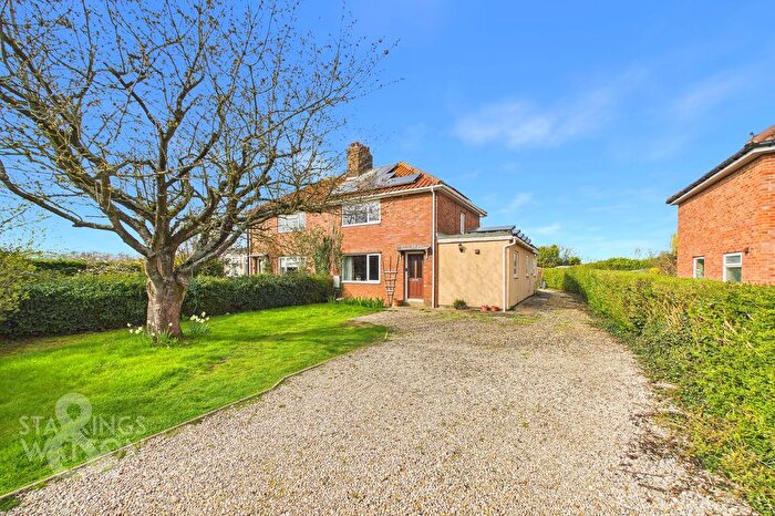 3 Bedroom Semi Detached House For Sale In Malleson Place, East Carleton, Norwich, NR14