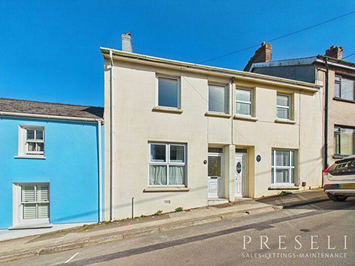 2 Bedroom Terraced House To Rent In Wallis Street, Fishguard, SA65