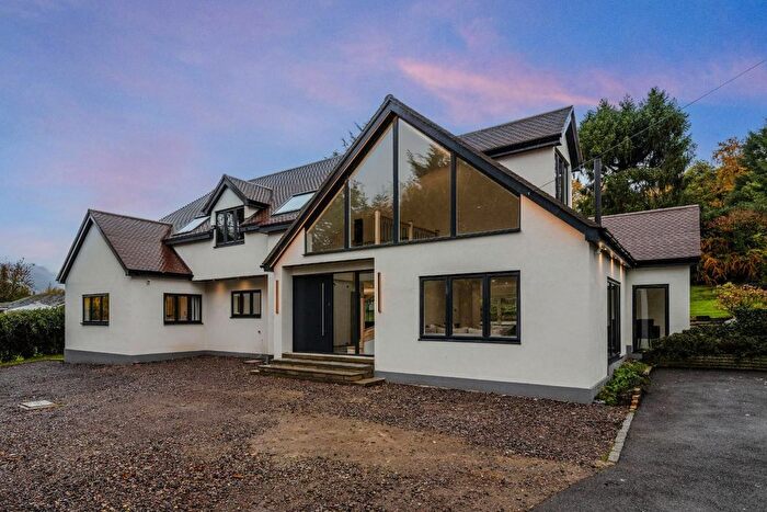 6 Bedroom Property For Sale In Hazelwood Lane, Chipstead, Coulsdon, CR5