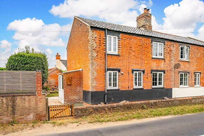 3 Bedroom Semi-Detached House For Sale In Upper Street, Horning, NR12