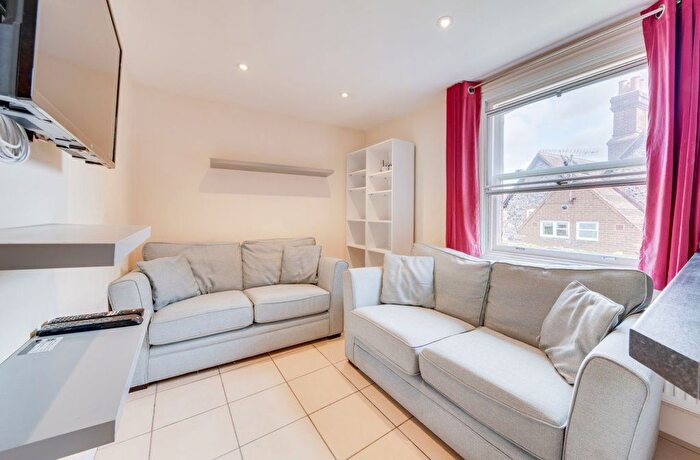 4 Bedroom Flat To Rent In Northgate (Flat), Canterbury, CT1