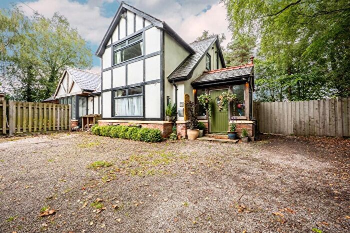 3 Bedroom Semi-Detached House For Sale In Liverpool Road, Rufford, L40