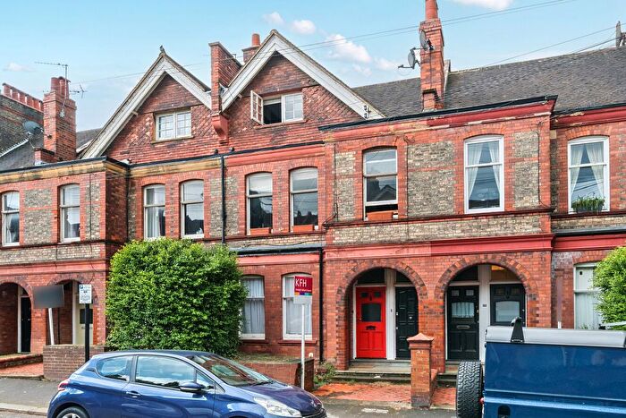 3 Bedroom Maisonette For Sale In Hailsham Avenue, Streatham Hill, London, SW2
