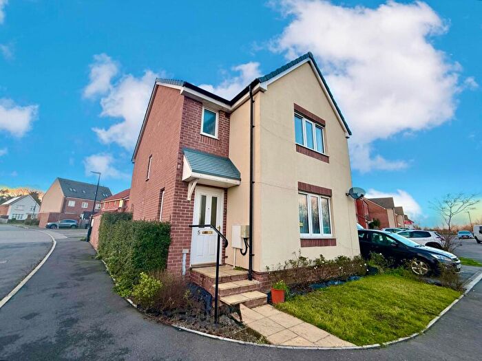 3 Bedroom Detached House For Sale In Clitchbury Close, Coate, Swindon, SN3