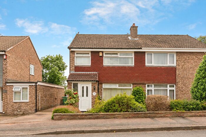 3 Bedroom Semi-Detached House For Sale In Roosa Close, Nottingham, NG6
