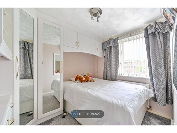 2 Bedroom Terraced House To Rent In The Green, Slough, SL1