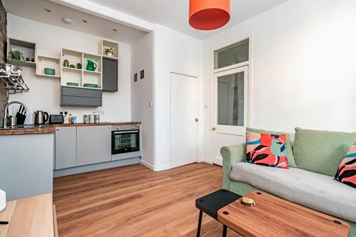 1 Bedroom Flat For Sale In / Milton Street, Edinburgh, EH8