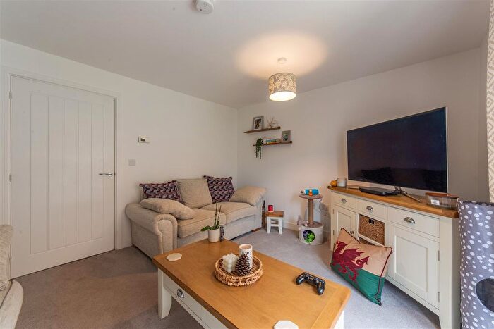 3 Bedroom Town House For Sale In Rhodfa'r Hebog, Pontrhydyrun, Cwmbran, NP44